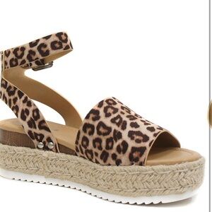 SODA Open Toe Buckle Ankle Strap cheetah Espadrilles Platform wedge size 8